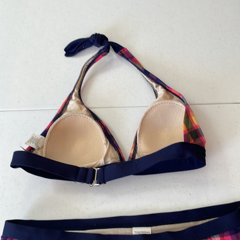 Isaac Mizrahi. Two piece bathing suit. Top and swim skirt sz small - Picture 3 of 5